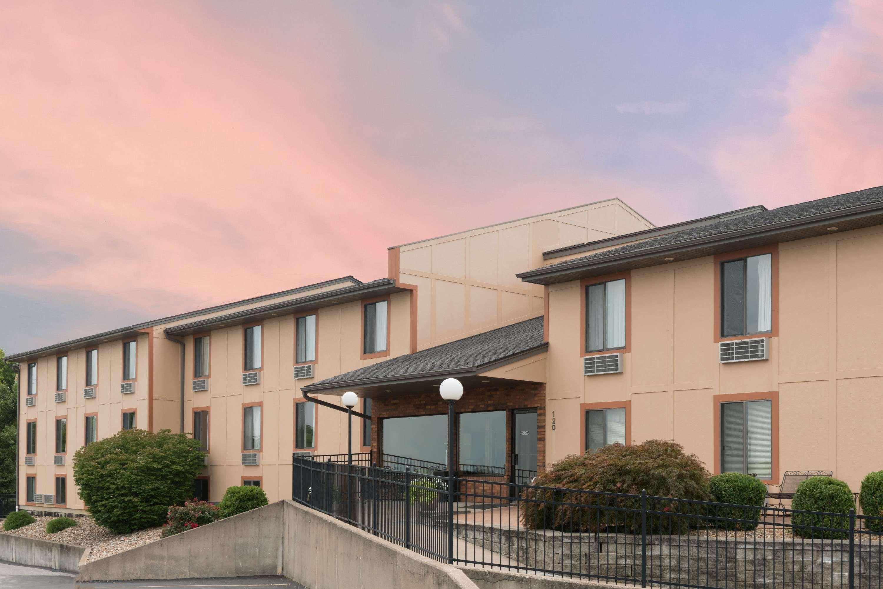 Super 8 By Wyndham Hannibal Exterior foto